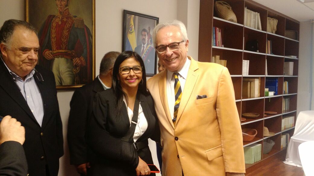 El Director Ejecutivo del Instituto Independencia desayunó con Delcy Rodríguez